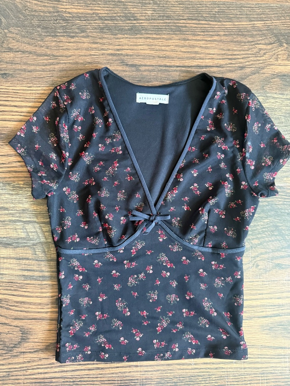 Aeropostale Black Floral V-Neck Women's Top Sized Small